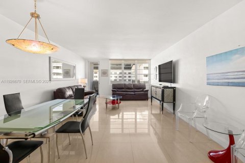Купить кондоминиум в Майами-Бич, Флорида 1 спальня, 76.18м2, № 1986296 - фото 7