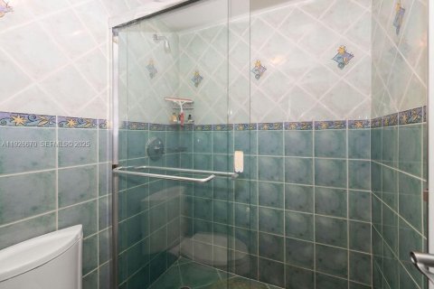 Купить кондоминиум в Майами-Бич, Флорида 1 спальня, 76.18м2, № 1986296 - фото 20