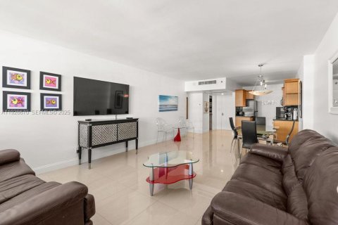 Купить кондоминиум в Майами-Бич, Флорида 1 спальня, 76.18м2, № 1986296 - фото 5