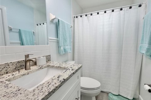 House in Redington Shores, Florida 4 bedrooms, 197.7 sq.m. № 2216059 - photo 18