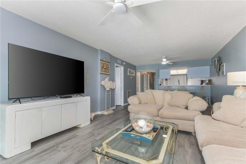 Condo in Clearwater, Florida, 2 bedrooms  № 2420184 - photo 9
