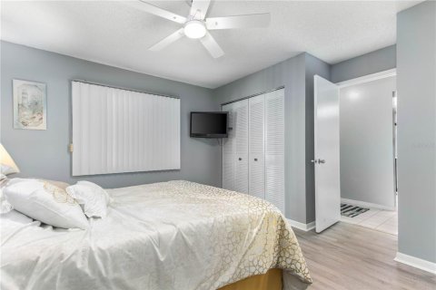 Condo in Clearwater, Florida, 2 bedrooms  № 2420184 - photo 19