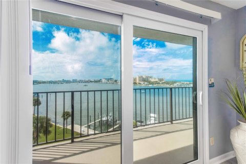 Condo in Clearwater, Florida, 2 bedrooms  № 2420184 - photo 6