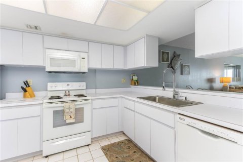 Condo in Clearwater, Florida, 2 bedrooms  № 2420184 - photo 14