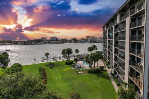 Condo in Clearwater, Florida, 2 bedrooms  № 2420184 - photo 2