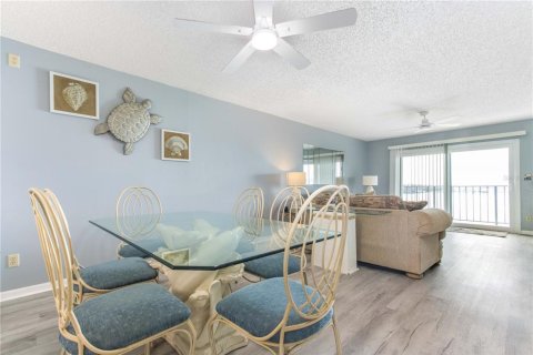 Condo in Clearwater, Florida, 2 bedrooms  № 2420184 - photo 10