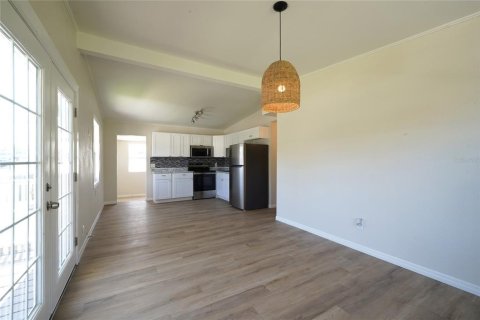 Casa en venta en Tarpon Springs, Florida, 3 dormitorios, 102.38 m2 № 1851764 - foto 5