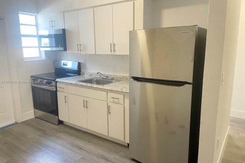 Купить коммерческую недвижимость в Майами, Флорида 140.47м2, № 1958675 - фото 10