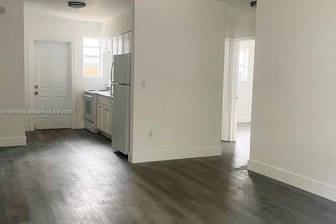 Купить коммерческую недвижимость в Майами, Флорида 140.47м2, № 1958675 - фото 12