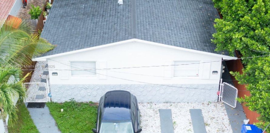 Коммерческая недвижимость в Майами, Флорида 140.47м2 № 1958675