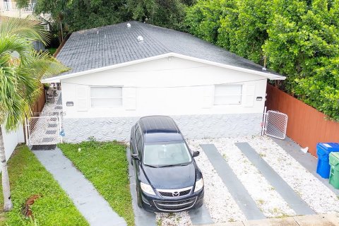 Купить коммерческую недвижимость в Майами, Флорида 140.47м2, № 1958675 - фото 4