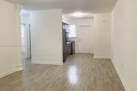 Купить коммерческую недвижимость в Майами, Флорида 140.47м2, № 1958675 - фото 6