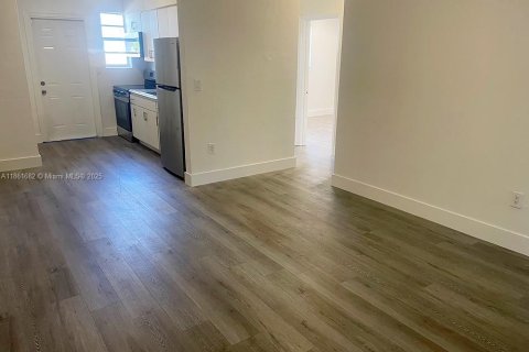 Купить коммерческую недвижимость в Майами, Флорида 140.47м2, № 1958675 - фото 15