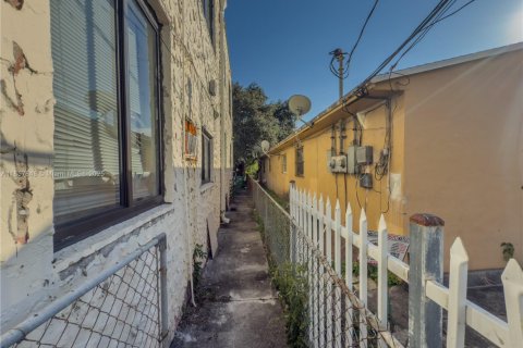 Commercial property in Miami, Florida 314.57 sq.m. № 1965751 - photo 5