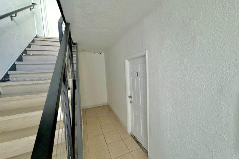 Commercial property in Miami, Florida 314.57 sq.m. № 1965751 - photo 13