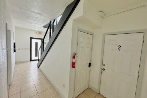 Commercial property in Miami, Florida 314.57 sq.m. № 1965751 - photo 14