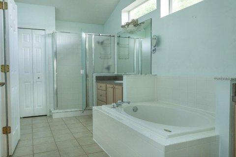 House in DeLand, Florida 4 bedrooms, 230.58 sq.m. № 1843193 - photo 10