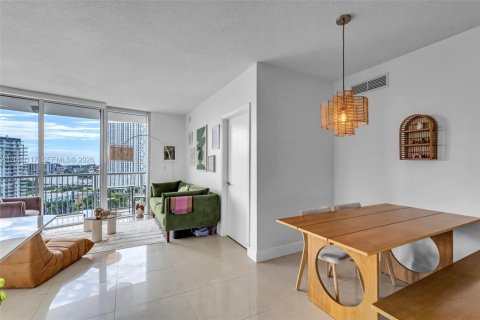 Condo in Miami, Florida, 2 bedrooms № 2086307 - photo 6