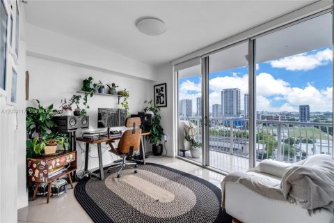 Condo in Miami, Florida, 2 bedrooms № 2086307 - photo 11