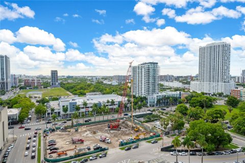 Condo in Miami, Florida, 2 bedrooms № 2086307 - photo 24