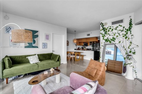Condo in Miami, Florida, 2 bedrooms № 2086307 - photo 7