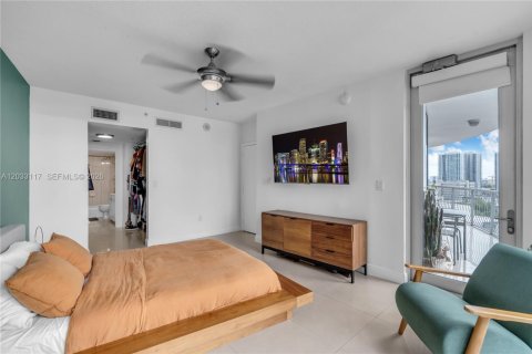 Condo in Miami, Florida, 2 bedrooms № 2086307 - photo 17