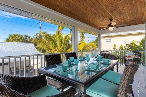 House in Anna Maria, Florida 4 bedrooms, 206.71 sq.m. № 2103971 - photo 27
