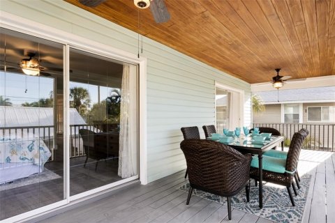 House in Anna Maria, Florida 4 bedrooms, 206.71 sq.m. № 2103971 - photo 28