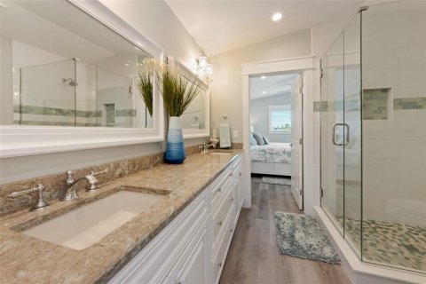 House in Anna Maria, Florida 4 bedrooms, 206.71 sq.m. № 2103971 - photo 17