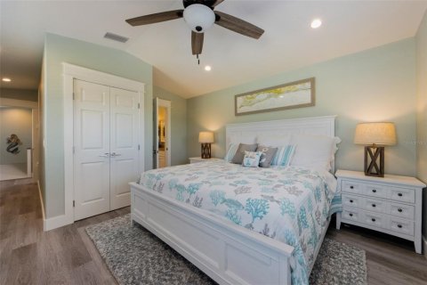 House in Anna Maria, Florida 4 bedrooms, 206.71 sq.m. № 2103971 - photo 19