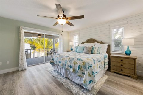 House in Anna Maria, Florida 4 bedrooms, 206.71 sq.m. № 2103971 - photo 21