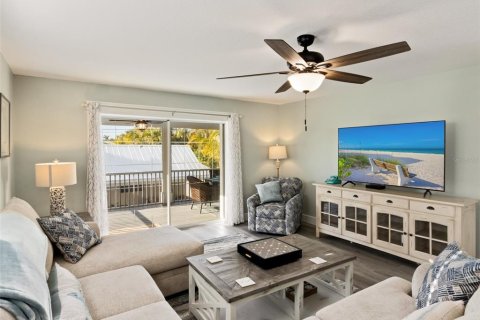 House in Anna Maria, Florida 4 bedrooms, 206.71 sq.m. № 2103971 - photo 9