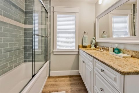 House in Anna Maria, Florida 4 bedrooms, 206.71 sq.m. № 2103971 - photo 14
