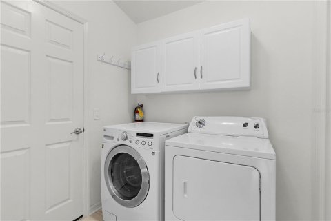 Casa en venta en The Villages, Florida, 2 dormitorios, 110.37 m2 № 1883567 - foto 19