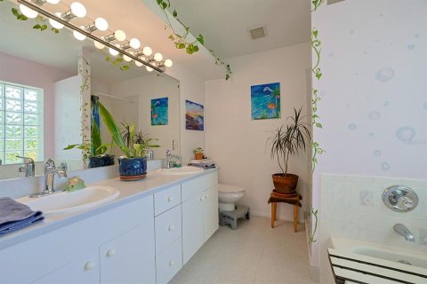Villa ou maison à vendre à New Smyrna Beach, Floride: 4 chambres, 152.17 m2 № 2197747 - photo 18