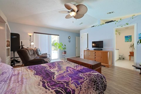 Villa ou maison à vendre à New Smyrna Beach, Floride: 4 chambres, 152.17 m2 № 2197747 - photo 17
