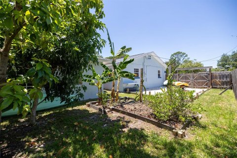 Villa ou maison à vendre à New Smyrna Beach, Floride: 4 chambres, 152.17 m2 № 2197747 - photo 30