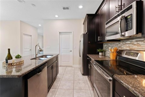 Villa ou maison à vendre à Orlando, Floride: 3 chambres, 185.25 m2 № 1722385 - photo 4