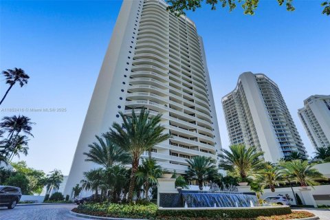 Condo in Aventura, Florida, 2 bedrooms  № 1859059 - photo 4