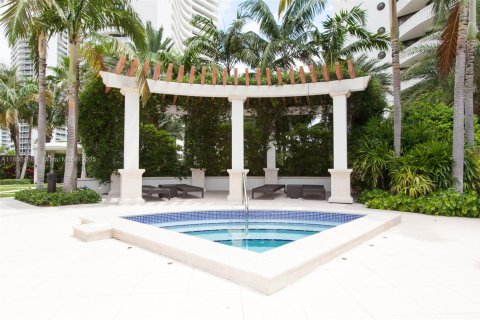 Condo in Aventura, Florida, 2 bedrooms  № 1859059 - photo 19