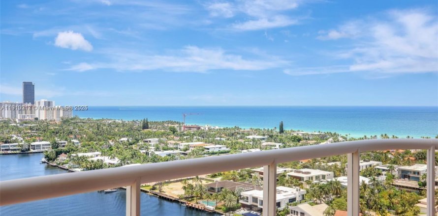 Condo à Aventura, Floride, 2 chambres  № 1966431