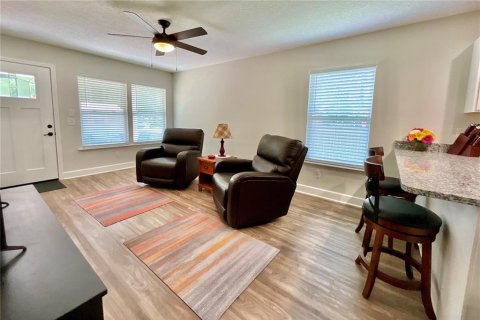 House in Melrose, Florida 3 bedrooms, 108.51 sq.m. № 1844307 - photo 6