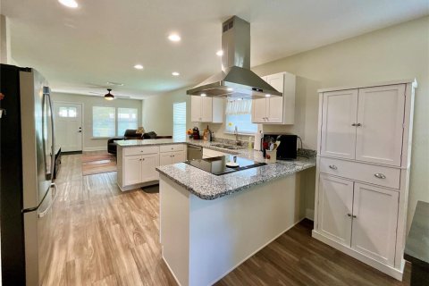 House in Melrose, Florida 3 bedrooms, 108.51 sq.m. № 1844307 - photo 10