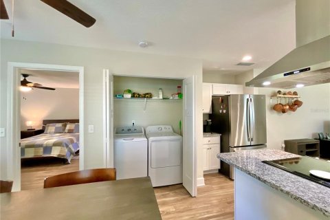 House in Melrose, Florida 3 bedrooms, 108.51 sq.m. № 1844307 - photo 13