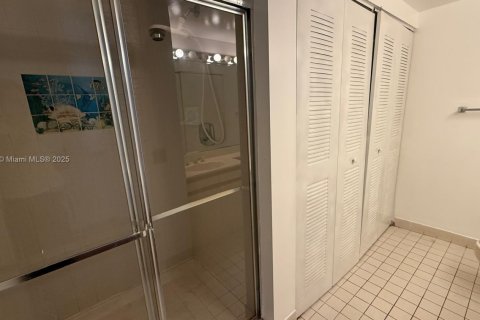 Condominio en venta en Aventura, Florida, 2 dormitorios, 110.27 m2 № 1861232 - foto 13