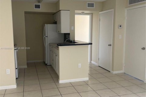 Снять в аренду кондоминиум в Майами, Флорида 2 спальни, 81.48м2, № 2049047 - фото 10