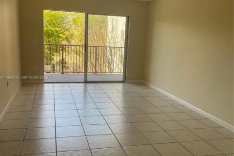 Снять в аренду кондоминиум в Майами, Флорида 2 спальни, 81.48м2, № 2049047 - фото 7