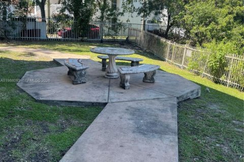 Снять в аренду кондоминиум в Майами, Флорида 2 спальни, 81.48м2, № 2049047 - фото 3