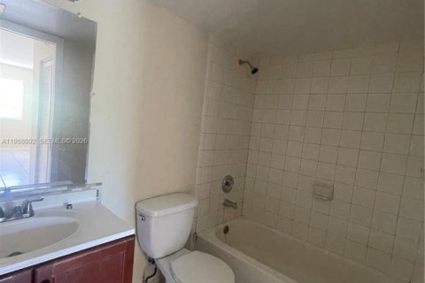 Снять в аренду кондоминиум в Майами, Флорида 2 спальни, 81.48м2, № 2049047 - фото 19