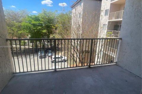 Снять в аренду кондоминиум в Майами, Флорида 2 спальни, 81.48м2, № 2049047 - фото 5